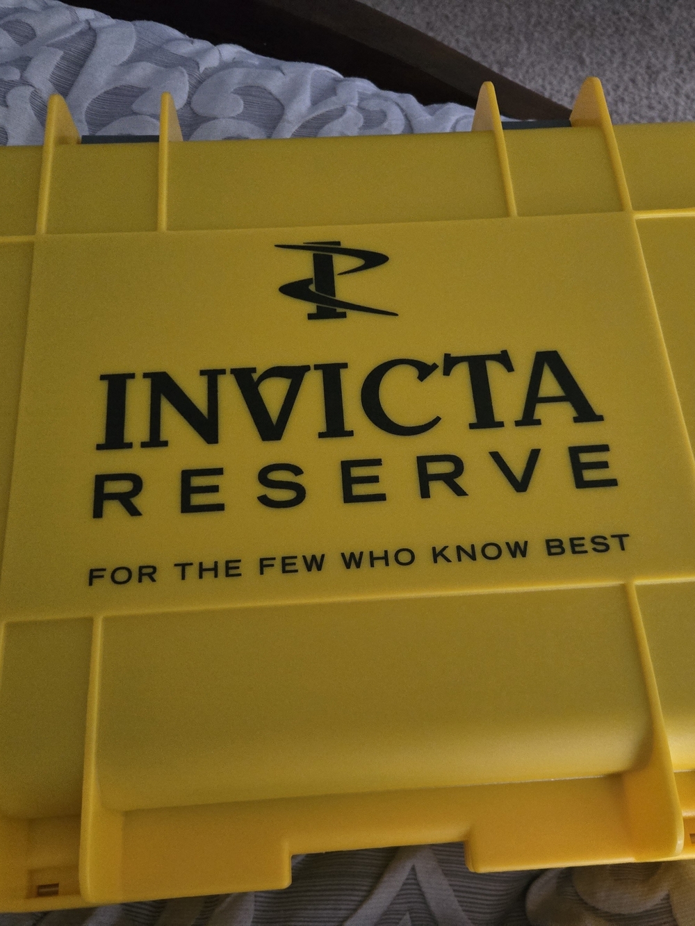 Invicta Reserve Yellow Hard Case